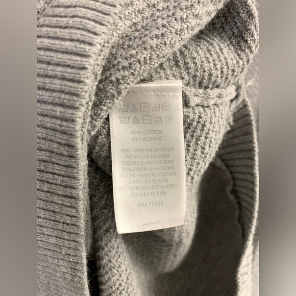 SHRINKING VIOLET • Grey Pullover Sweater - Picture 8 of 8